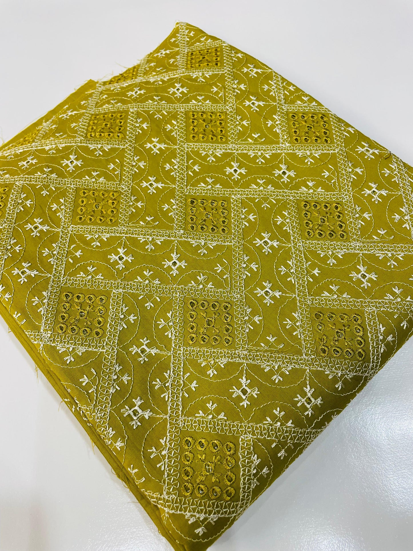 2PC Unstitched Cambric Cotton Suit Design 08