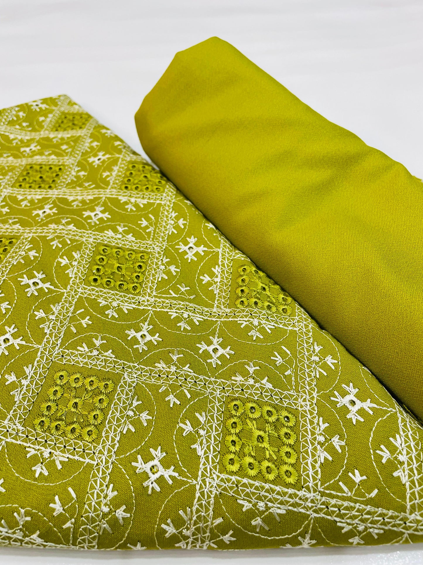 2PC Unstitched Dhanak Suit Design 04