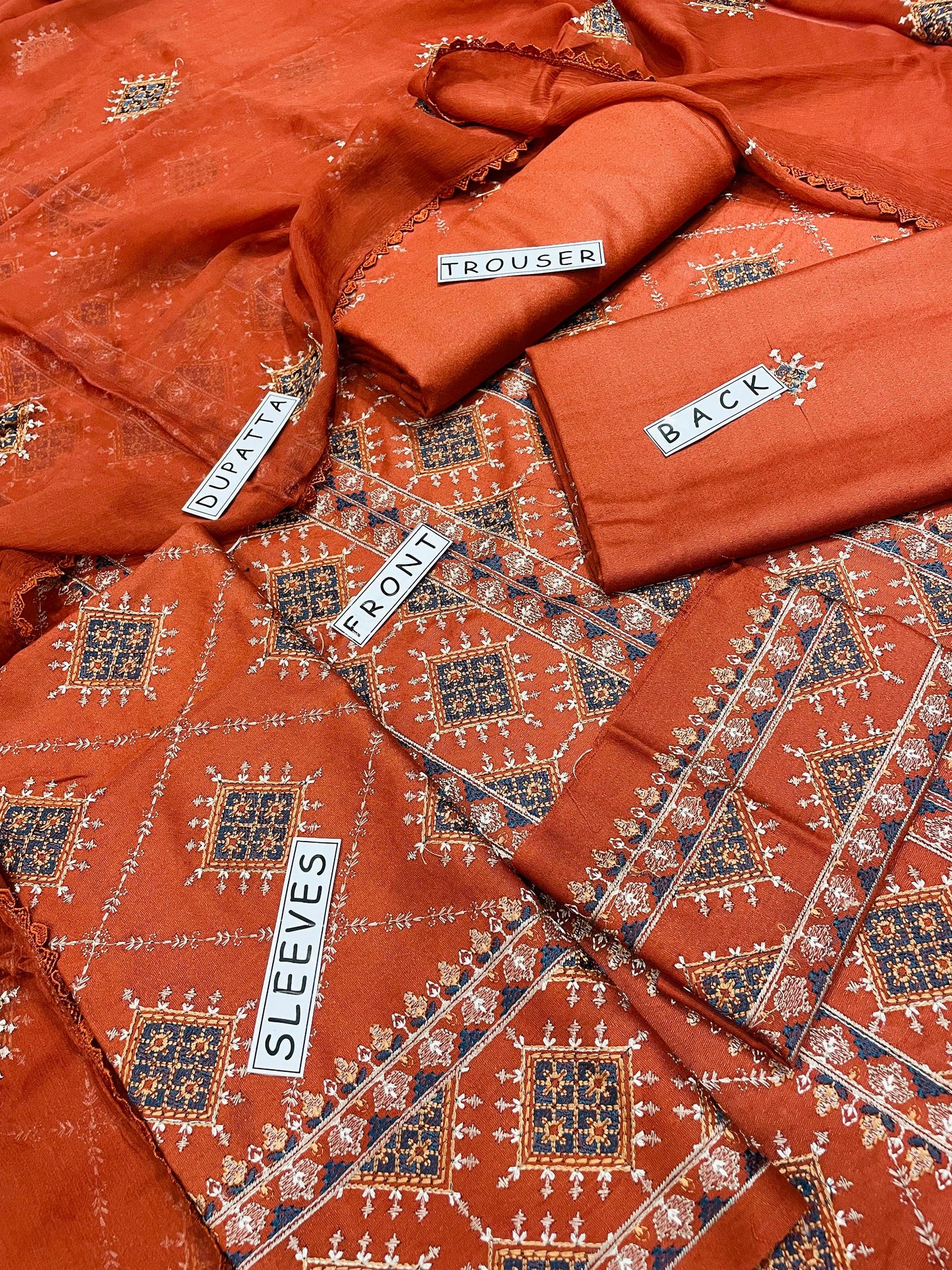 Karandi 3-Piece Unstitched Suit Design 01