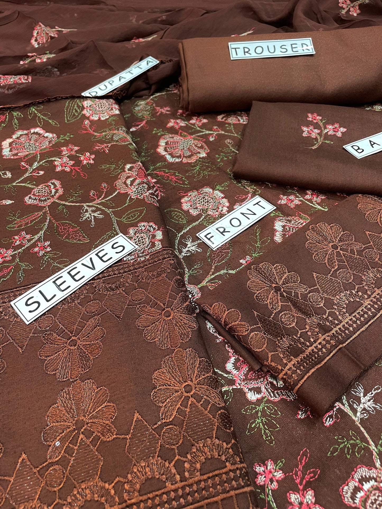 Karandi 3-Piece Unstitched Suit Design 06