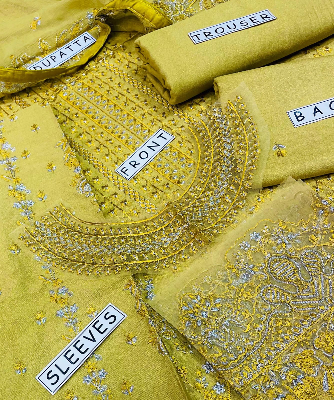 Karandi 3-Piece Unstitched Suit Design 08