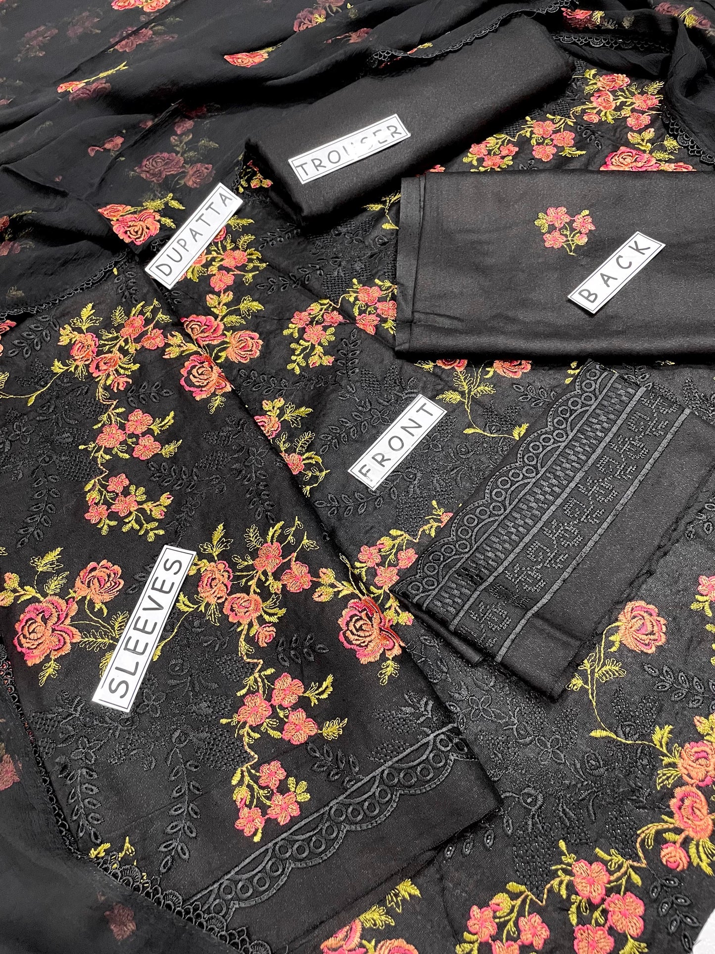 Karandi 3-Piece Unstitched Suit Design 04