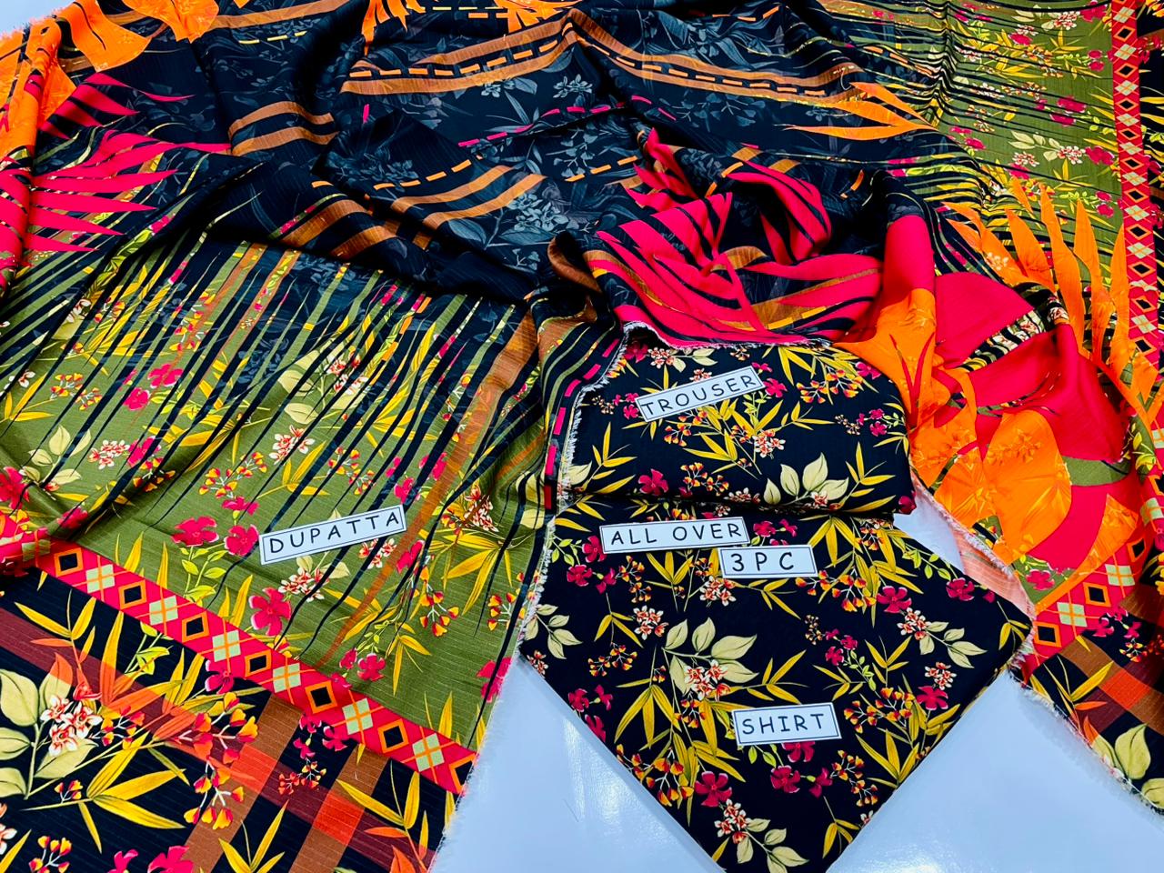 3PC Unstitched Printed Linen Bana Dora Design 22