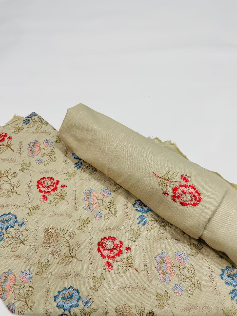 2-Piece Unstitched & Embroidered Khaddar Dress Design 01