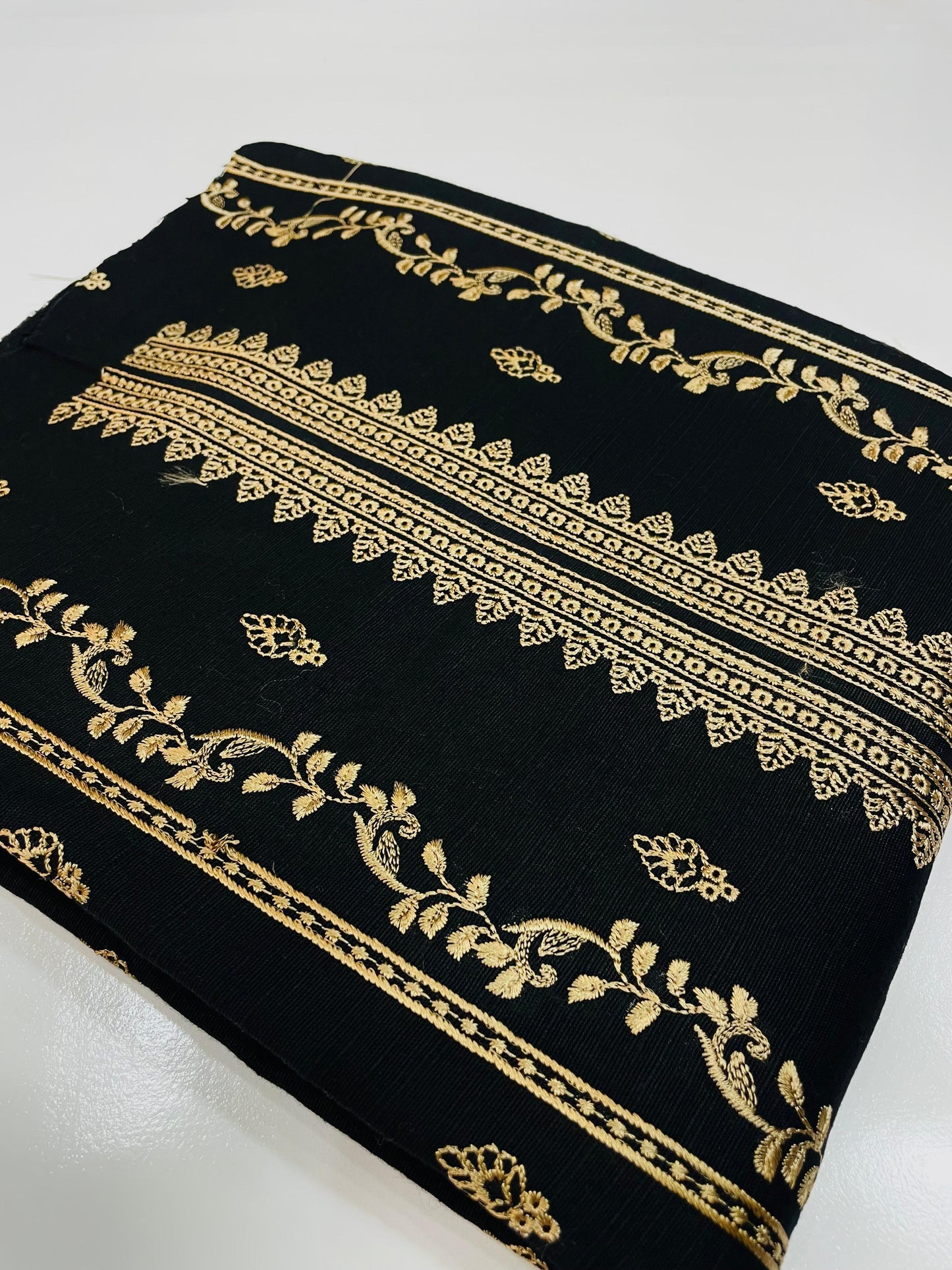 2-Piece Unstitched & Embroidered Khaddar Dress Design 04