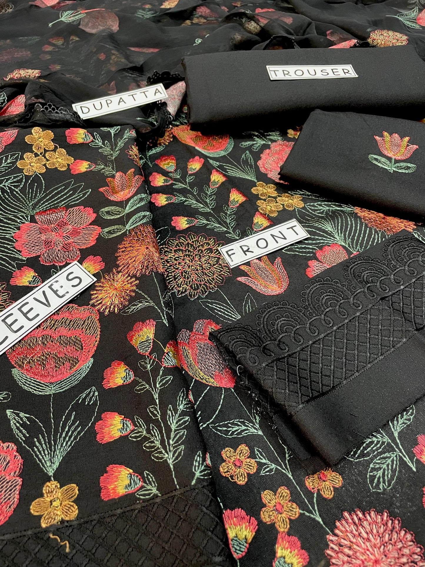 Karandi 3-Piece Unstitched Suit Design 07