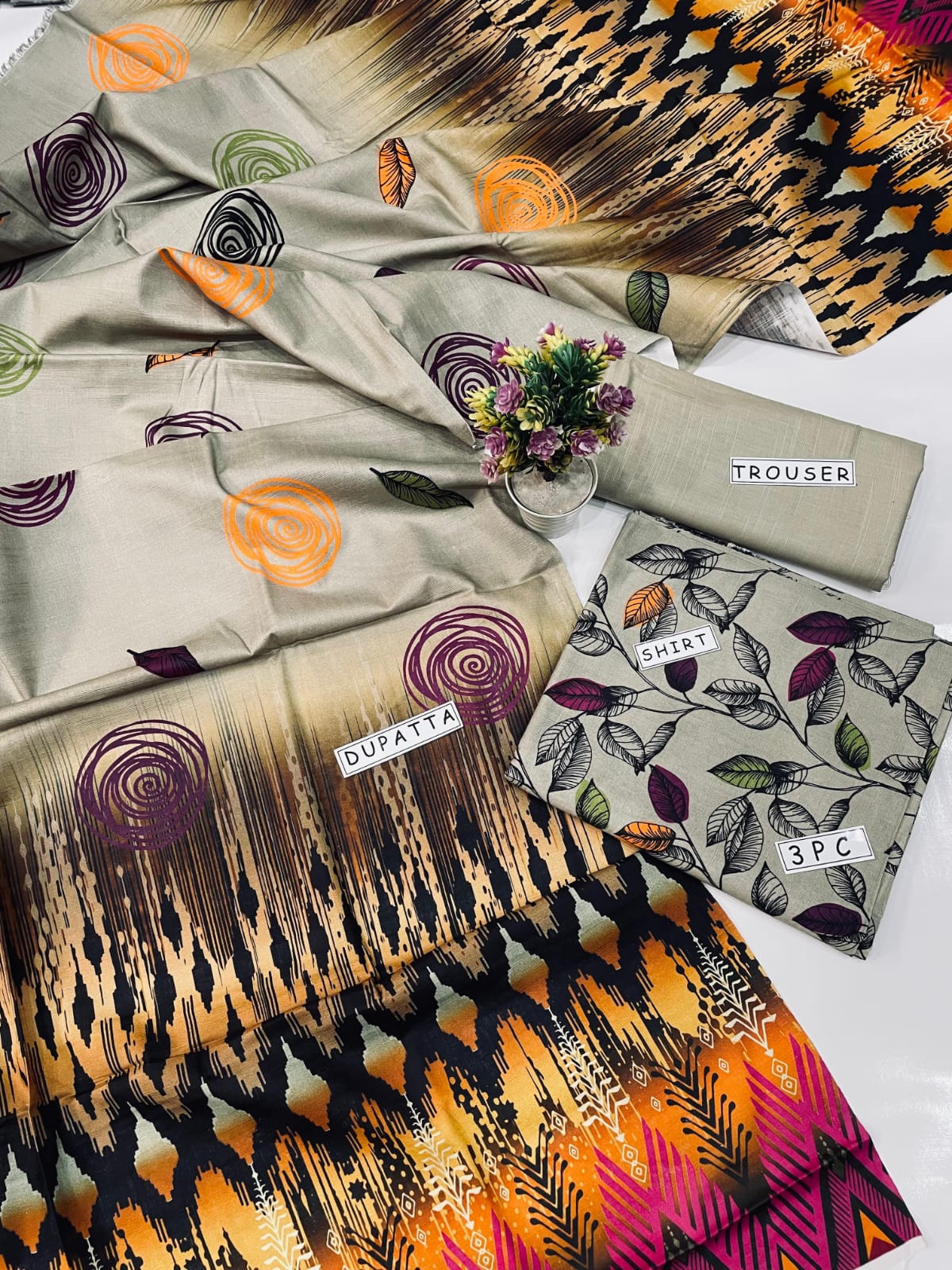 KHADAR 3PC PRINTED DRESS PLAIN TROUSER DESIGN 03