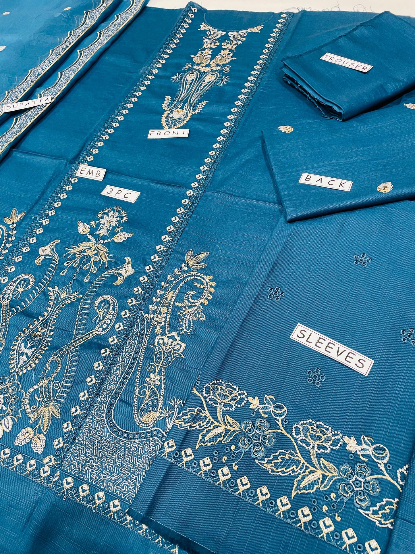 Khaddar 3 Piece Embroidery  Dress Design 07