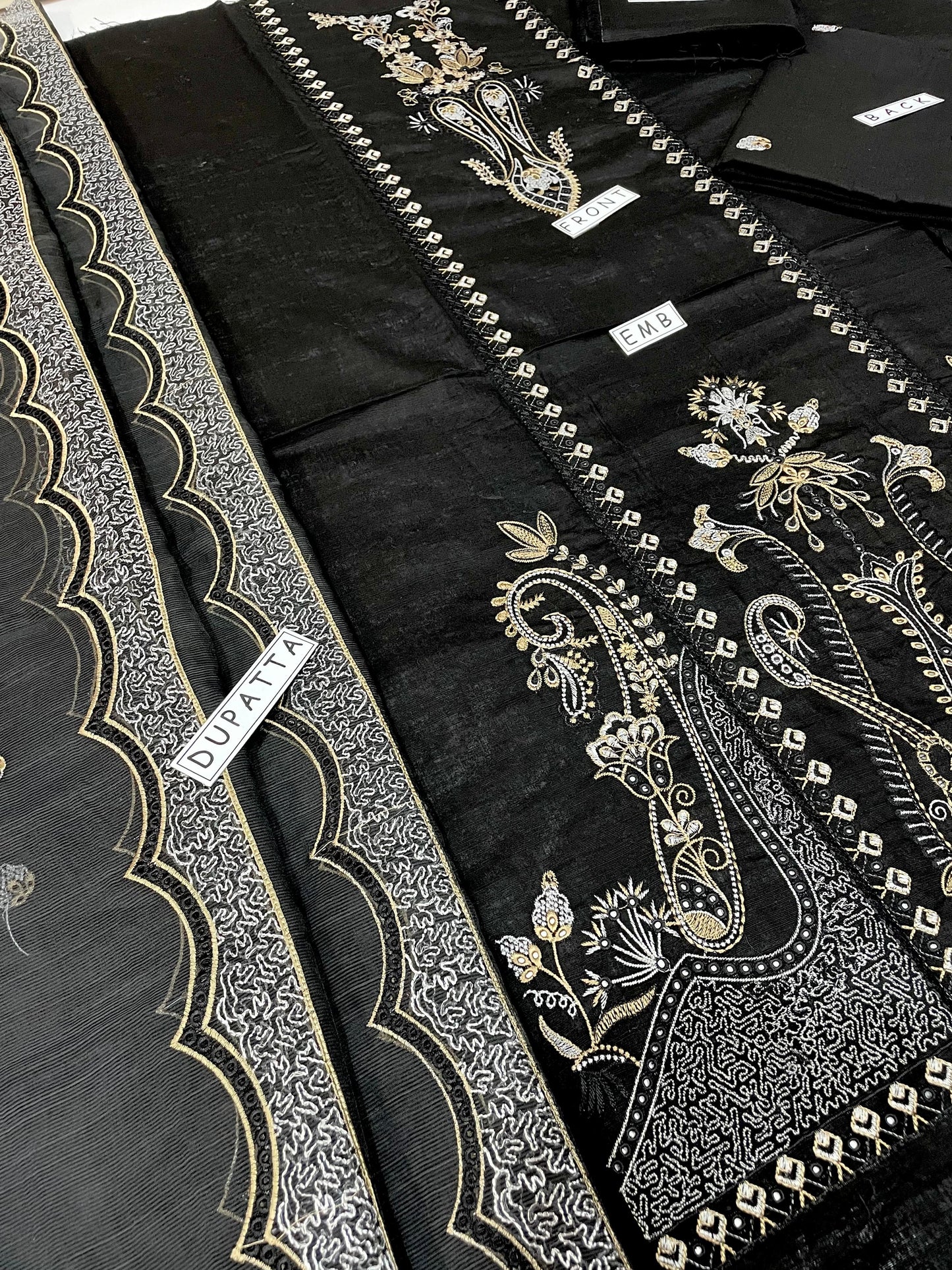 Khaddar 3 Piece Embroidery  Dress Design 07